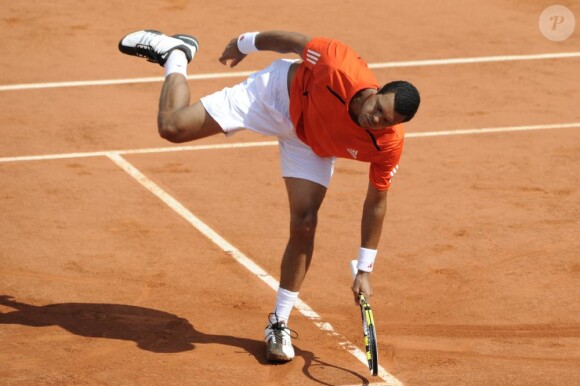 Jo-Wilfried Tsonga a vaincu le hollandais Thiemo de Bakker, en 3 sets (7-6, 6-3, 6-4), lors du tournoi de Roland Garros