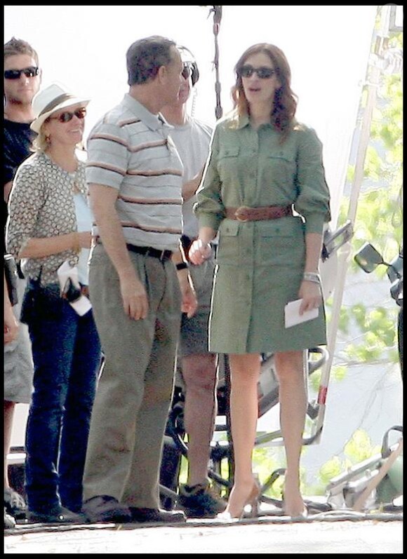 Julia Roberts et Tom Hanks tournent le film Larry Crowne, à Burbank, près de Los Angeles, le vendredi 21 mai.