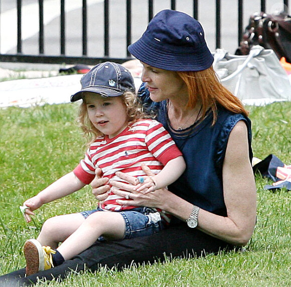 Marcia Cross se rend dans un parc de Brentwood, vendredi 28 mai, avec sa  fille Savannah.