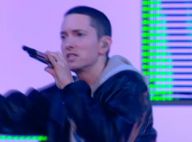 Eminem, très aminci, fait un come-back fracassant... au Grand Journal !