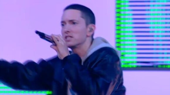 Eminem, très aminci, fait un come-back fracassant... au Grand Journal !