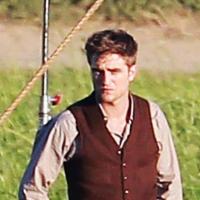 Robert Pattinson en mode gentleman farmer ? C'est juste pour son nouveau film !