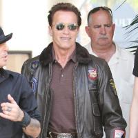 Arnold Schwarzenegger : découvrez Governator dans un remake de Top Gun !