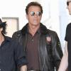Arnold Schwarzenegger se la joue top Gun  (12 juin 2010 à Los Angeles)
