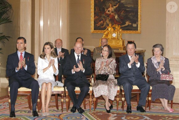Letizia d'Espagne au Palais Zarzuela entourée de la famille royale. Le 15 juin 2010