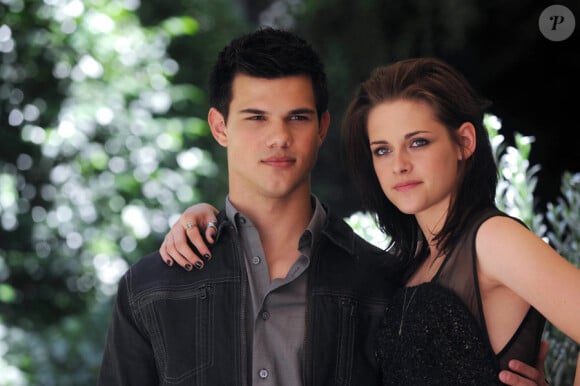 Taylor Lautner et Kristen Stewart lors du photocall de Twilight 3 à Rome le 17 juin 2010