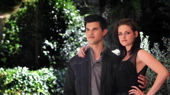 Twilight 3 : Kristen Stewart ravissante, soutenue avec charme par son partenaire Taylor Lautner !