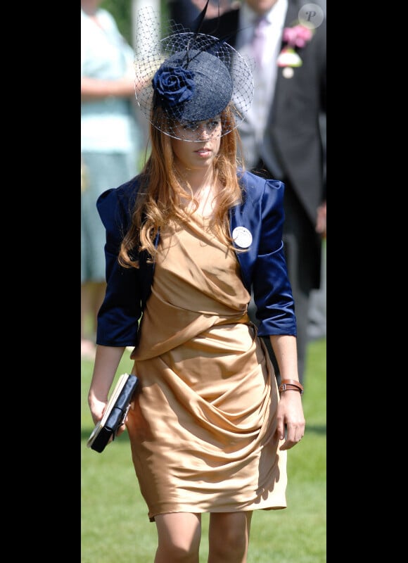 La Princesse Beatrice lors du festival de chapeaux incroyables lors de la troisième journée du Royal Ascot 2010, en Angleterre dans le Berkshire, le 17 juin 2010