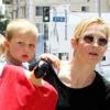 Kelly Rutherford dans les rues de Beverly Hills avec ses deux enfants le 26 juin 2010