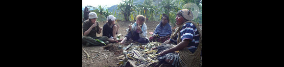 La famille de l'Eure chez les Hulis en Papouasie