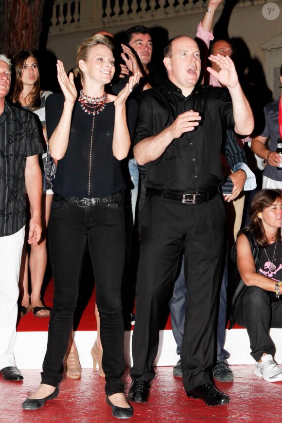 Albert de Monaco et Charlene ont la rock'n'roll attitude au concert d'Iggy Pop et de ZZ Top ! 5 Juillet 2010