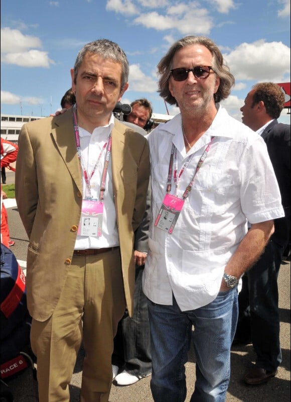 Rowan Atkinson et Eric Clapton au Grand Prix de Silverstone, le 11 juillet 2010.
