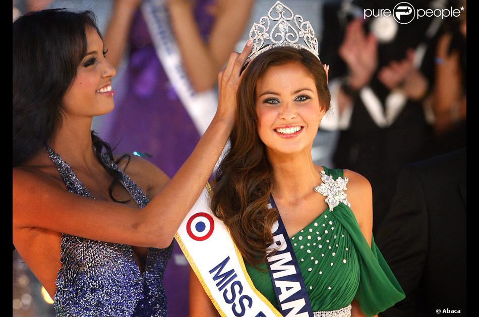 Miss France 2010 Malika Menard Malika Ménard lors de son sacre de Miss France en décembre 2009 - Purepeople