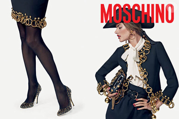 Alessandra Ambrosio pour Moschino