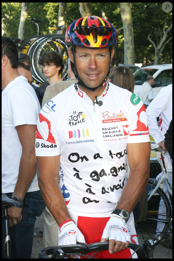 Thomas Coville lors de l'Etape du coeur du Tour de France, entre Bordeaux et Pauillac, au profit de l'association Mécénat Chirurgie Cardiaque le 24 juillet 2010