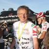 Nelson Monfort lors de l'Etape du coeur du Tour de France, entre Bordeaux et Pauillac, au profit de l'association Mécénat Chirurgie Cardiaque le 24 juillet 2010