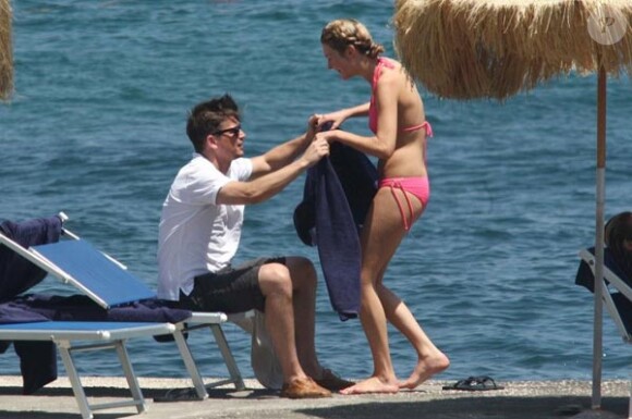 Josh Hartnett et sa ravissante Sophia Lie, lors du 8e Festival Music & Cinema, sur l'île d'Ischia, en Italie, le 17 juillet 2010.