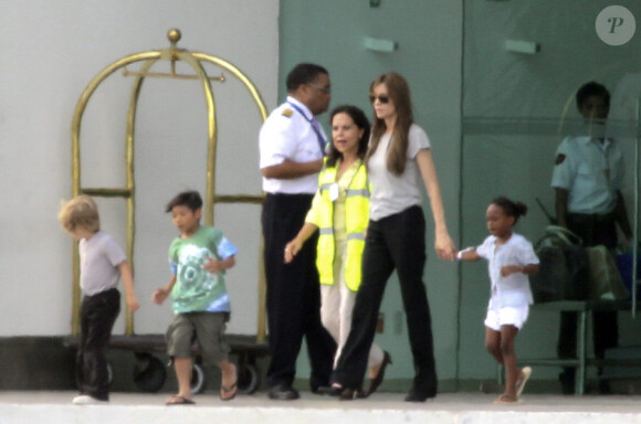 Pax, Zahara, Maddox et Shiloh avec leur maman Angelina Jolie, le 1er juillet au Mexique