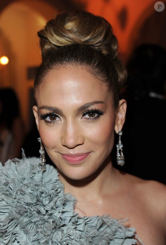 Jennifer Lopez portant des bijoux Gucci Haute Joaillerie