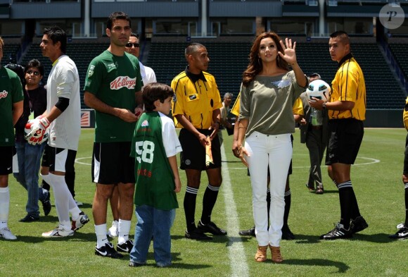 Eva Longoria à Los Angeles pendant une partie de foot à but caritatif