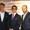 Dolph Lundgren, Sylvester Stallone et Jason Statham lors de l'avant-première du film The Expendables le 5 août 2010 à Paris au Grand Rex