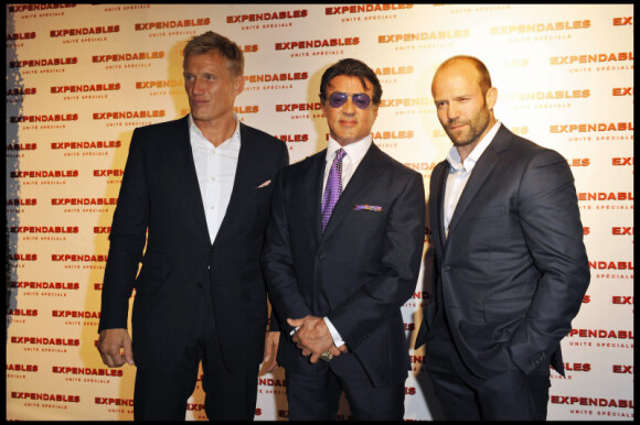 Dolph Lundgren, Sylvester Stallone et Jason Statham lors de l'avant-première du film The Expendables le 5 août 2010 à Paris au Grand Rex