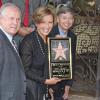 Emma Thompson fière d'exhiber son étoile ! (vendredi 6 août 2010 sur le Walf of Fame à Los Angeles)