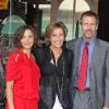 Emma Thompson entourée de Hugh Laurie et sa copine Maggie Gyllenhaal !(vendredi 6 août 2010 sur le Walf of Fame à Los Angeles)
