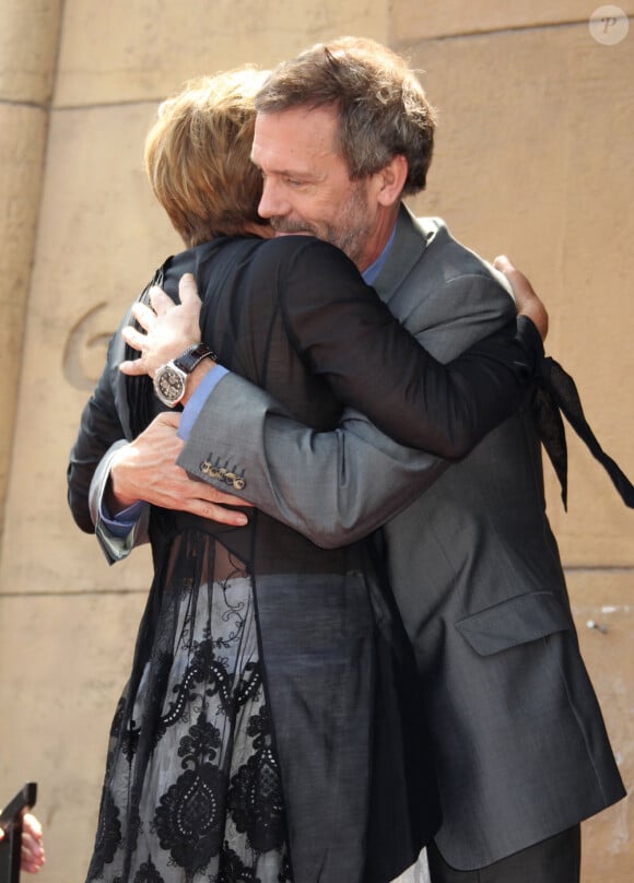 Hugh Laurie félicite Emma pour son étoile ! (vendredi 6 août 2010 sur le Walf of Fame à Los Angeles)