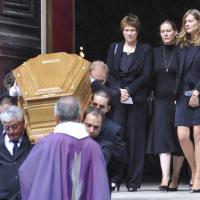 Obsèques de Bruno Cremer, une cérémonie bouleversante : "C'était un prince. Nous l'aimions d'amour..."