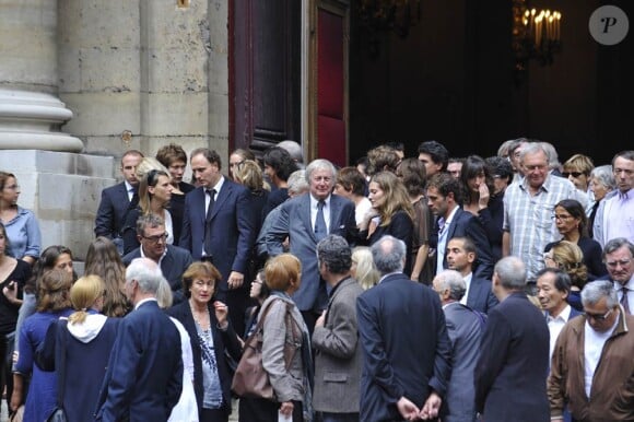 Claude Rich à la sortie des obsèques de Bruno Cremer, en l'église Saint-Thomas d'Aquin, dans le VIIe arrondissement de Paris, le 13 août 2010.