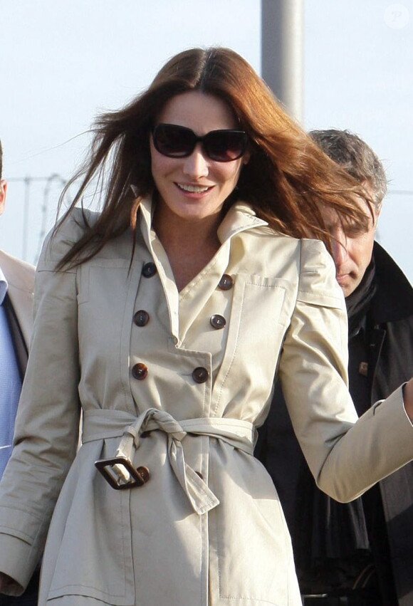 Carla Bruni, épouse de Nicolas Sarkozy, est la seule cadette de Valeria Bruni-Tedeschi. 
