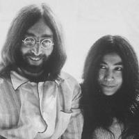 John Lennon : Ses toilettes vendues une petite fortune...