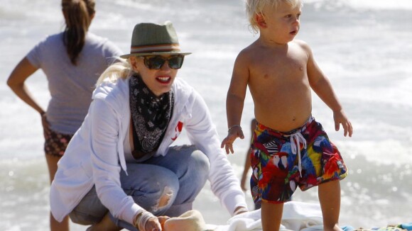 Quand Gwen Stefani profite de ses deux anges à la plage !