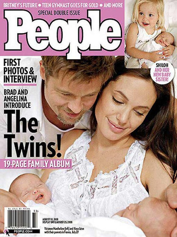Brad Pitt, Angelina Jolie et les jumeaux en couverture de People, août 2008