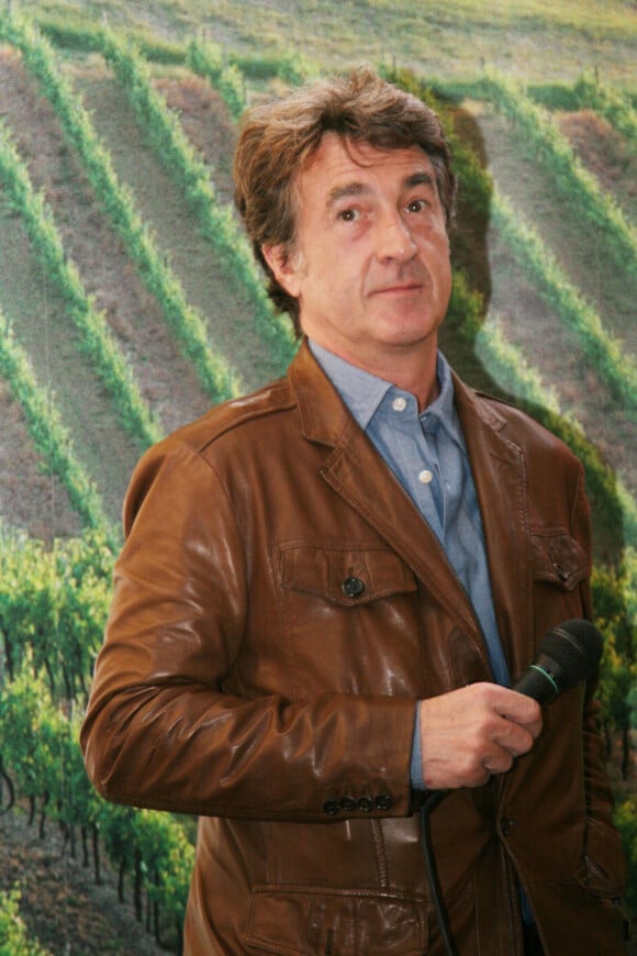 François Cluzet est le parrain de la soirée de lancement du Guide Hachette des vins 2011, au pavillon Dauphine à Paris le 1er septembre 2010
