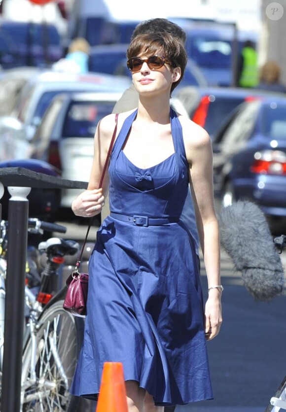 Anne Hathaway en plein tournage de One Day, à Paris