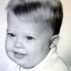 Mais qui est cet adorable bébé ?
Indice : Il est à son tour devenu papa à de nombreuses reprises !