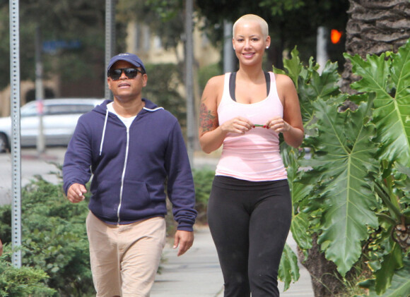 Amber Rose fait de la marche avec des amis dans West Hollywood à la fin du mois d'août 2010