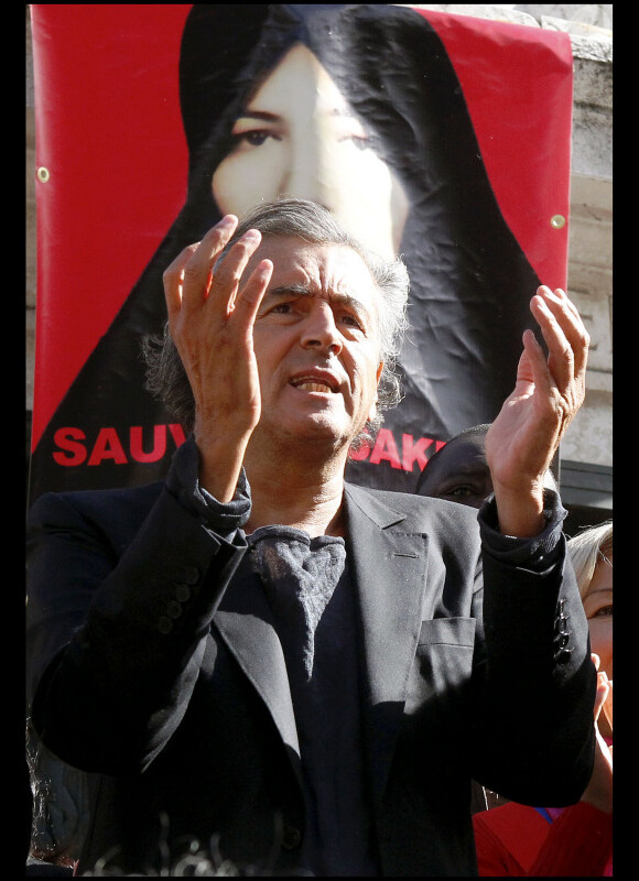 Bernard-Henri Lévy lors de la manifestation de soutien à Sakineh Mohammadi Ashtiani à Paris le 12 septembre 2010