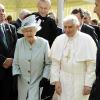 Benoît XVI de passage au Royaume-Uni rencontre la Reine d'Angleterre