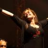 Une magnifique Agnès Jaoui à Bercy pour le concert "Rock sans papiers"