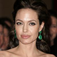 Angelina Jolie : Découvrez son incroyable sosie, c'est bluffant !