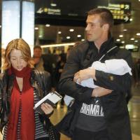 Dannii Minogue : Elle est enfin de retour à Londres... avec son homme et son fiston !