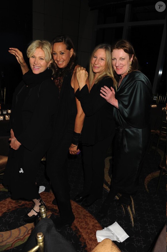 Donna Karan et Barbra Streisand lors du 5e dîner pour les femmes à New York le 20/09/10