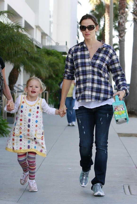 Jennifer Garner et Violet (23 septembre 2010 à Los Angeles)
