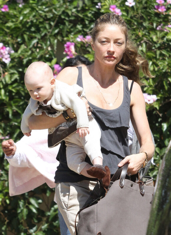 Rebecca Gayheart et sa petite Bille Beatrice, le 17 septembre 2010, à Beverly Hills