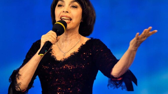 Mireille Mathieu : La chanteuse est la cible de T-shirts moqueurs !