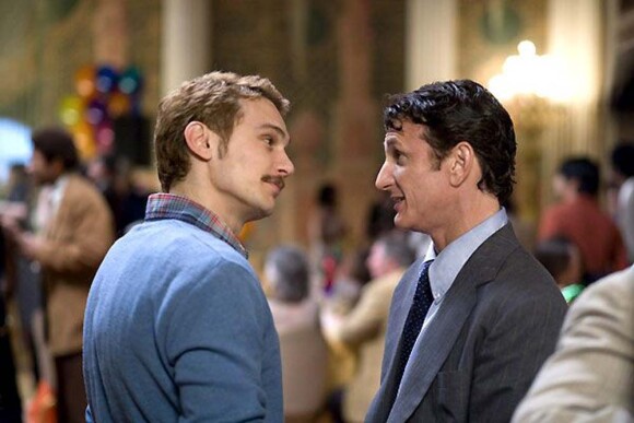 James Franco et Sean Penn dans Harvey Milk, 2008