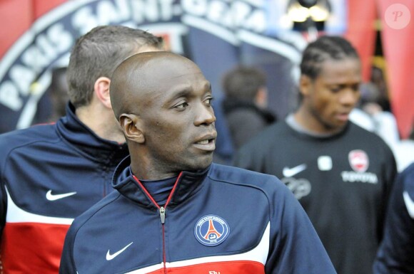 Le milieu de terrain du PSG Claude Makelele, 37 ans, a déposé plainte le 6 octobre 2010 contre une ancienne petite amie qui s'est introduite à son domicile...